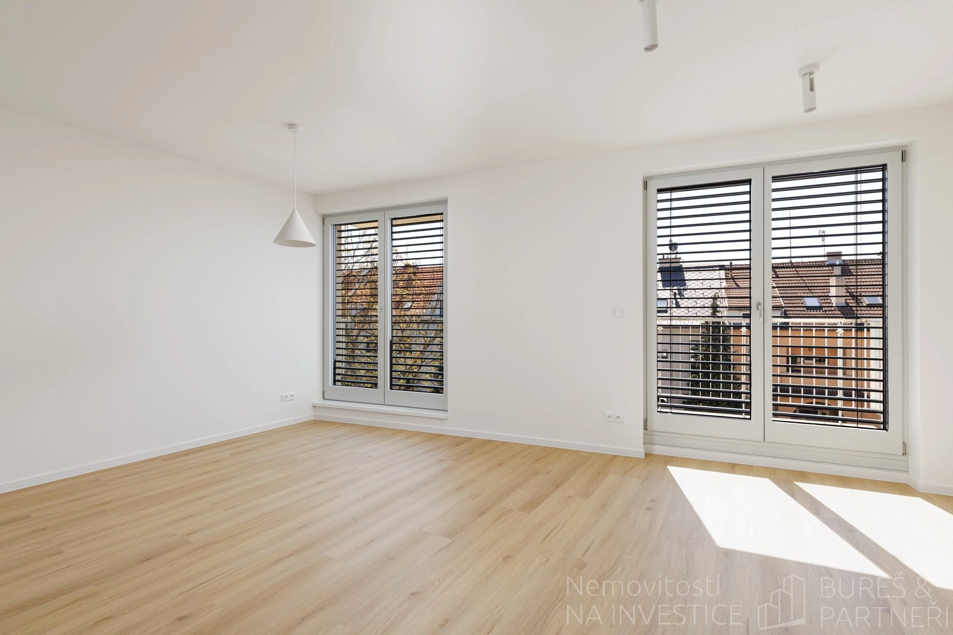 Pronájem byty 2+kk, 54 m2 s balkónem a garážovým stáním - Bělohorská, Praha 6 - Břevnov