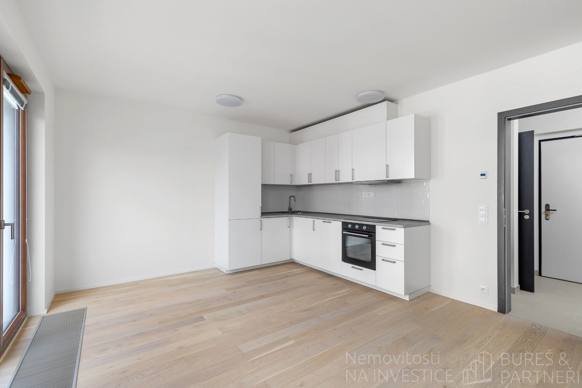 Pronájem, Byty 1+kk s garážovým stáním, 32 m2 - Naskové, Praha 5 - Košíře